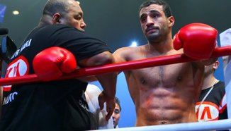 Бадр Хари подописа договор с бойното шоу "Legend"