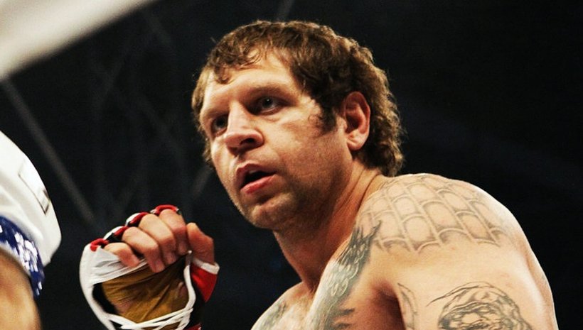 Alexander Emelianenko срещу Bob Sapp на 25-ти май