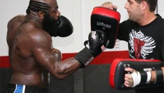 Kimbo Slice подписа с UFC
