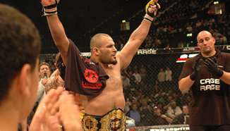 Al-Turk продължава да се бие в UFC