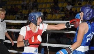 Венелина Поптолева стана световна шампионка по бокс за девойки