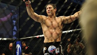 UFC Fight Night 31: Kennedy нокаутира Natal
