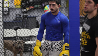 Sergio Pettis срещу Alex Caceres на 25-ти януари