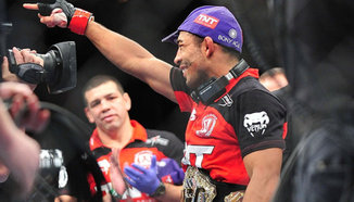 Aldo срещу Mendes в UFC 176