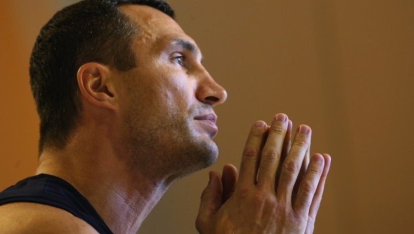 Кличко започва тренировки след месец, мачът с Пулев ще е на 15 ноември