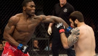 Anthony Johnson предизвика Alexander Gustafsson