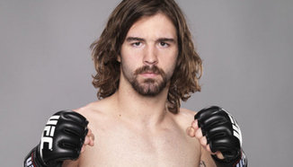 ММА боец си източи част от кръвта, за да влезе в категория