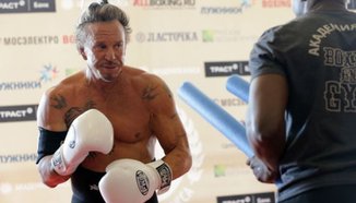 Мики Рурк свали 15 кг заради боксов мач