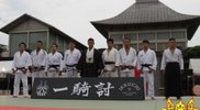 Genki Sudo организира жиу-житцу състезание в японски храм