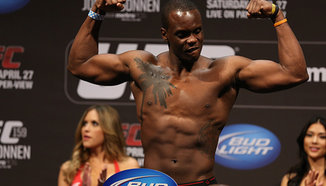 Ovince St. Preux срещу Pat Cummins на 18 април
