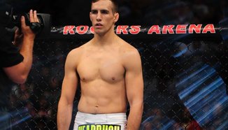 MacDonald и Lombard отпадат от UFC 186