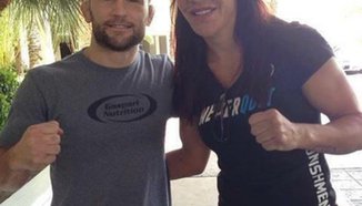 Снимка на деня: Cyborg изглежда по-голяма от Frankie Edgar