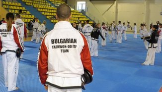 Калоян Бинев стана републикански шампион по таекуондо при мъжете