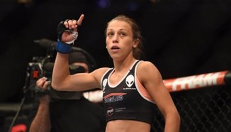 Joanna Jedrzejczyk пребори 207 олимпийски състезател по волейбол