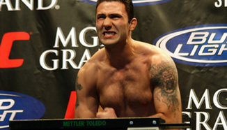 Karo Parisyan в преговори със Strikeforce
