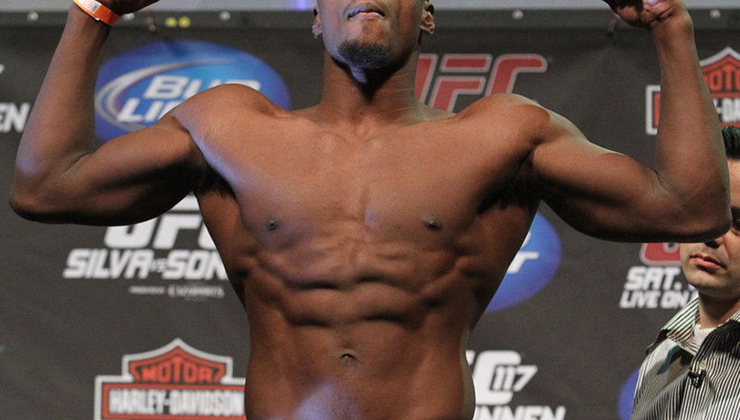 Phil Davis срещу Linton Vassell на Bellator 200