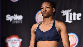 ММА състезателка в критично състояние след като пиян шофьор я прегази