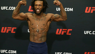 Desmond Green победи Gleison Tibau	