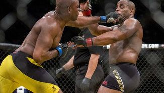 Anderson Silva отговори на критиката от Daniel Cormier