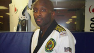 Lloyd Irvin води голям отбор на състезание по жиу-житцу в Ню Джърси