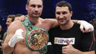 Кличко смаза Солис и защити титлата си