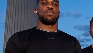 Джошуа ще се готви с бившия треньор на Фюри за битката с Ото Валин