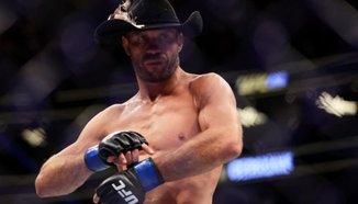 Сероне скандализира с признание: кефил се да гледа как Тим Кенеди унижава руски мюсюлмани