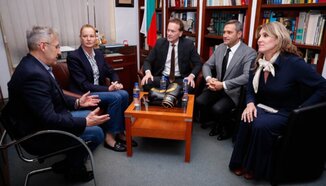 Президентът на World boxing се срещна с председателя на БОК Стефка Костадинова