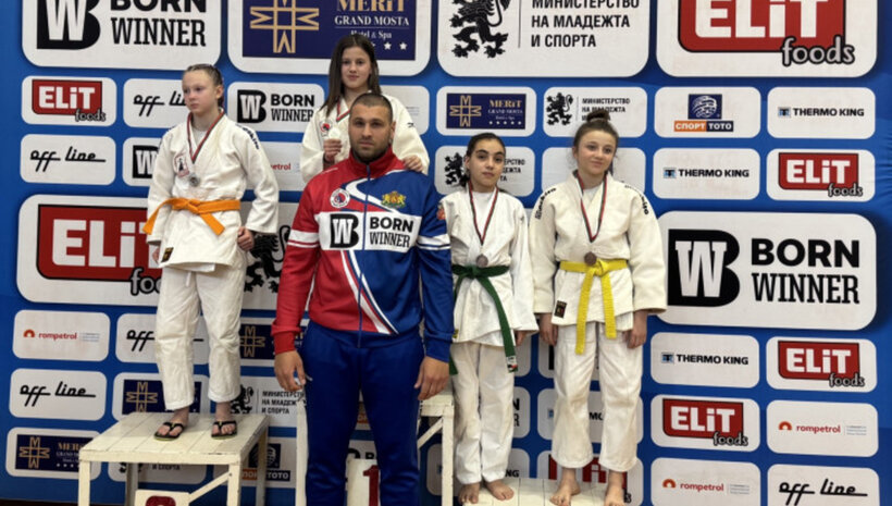 Талантите на &quot;Хаджи Димитър&quot; с 5 титли в първия ден на шампионата в Димитровград