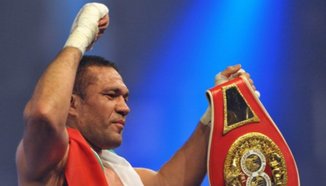 Кобрата защитава шампионските пояси в Арена Армеец