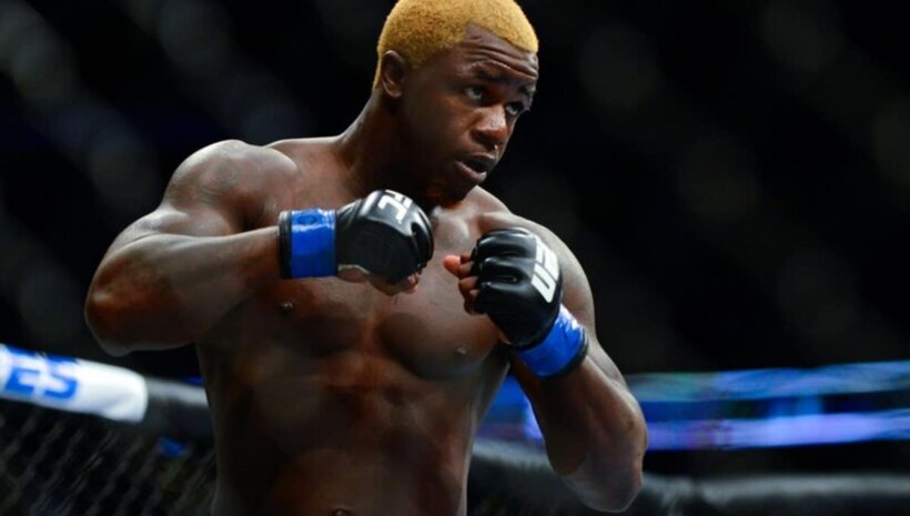 Мелвин Гилард се оттегли след прекъсване на огромна серия от загуби, по-дълга от тази на Тони Фъргюсън