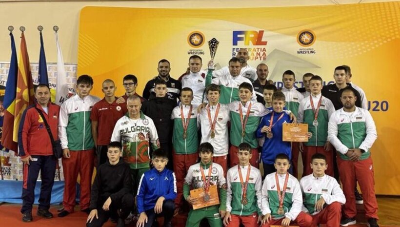 Момчетата ни са втори на Балканите, момичетата с 6 медала