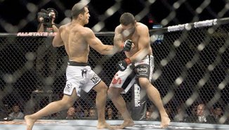 Junior dos Santos е поредния боец спонсориран от Nike