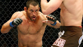 Henderson говори за контузията си в коляното и двубоя с Machida