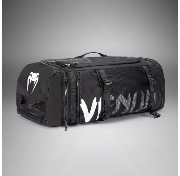 Сак - Venum Shockwave Convertible Sports Bag (60L) - Black​